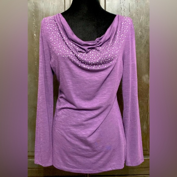 Jewels & Gems OS purple Tunic w/swoop & rhinestone - Size Medium - Picture 1 of 9